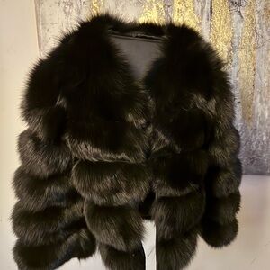 Black women’s fox fur puffer bomber coat with detachable sleeves